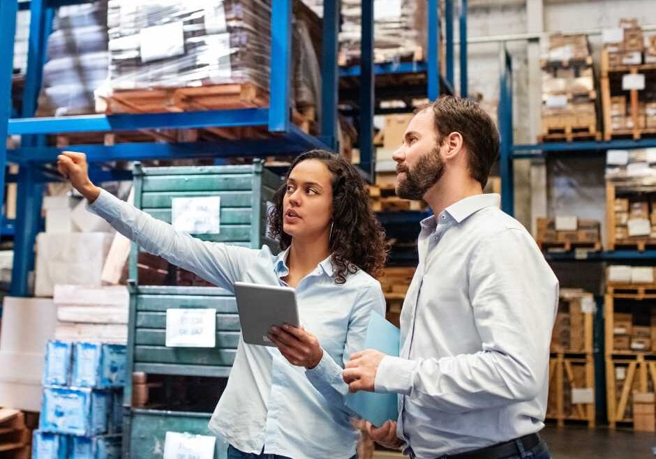 Using technology and cloud computing for warehouse management.